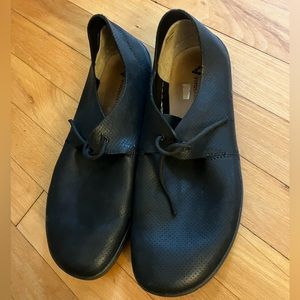 Vivobarefoot shoes 42